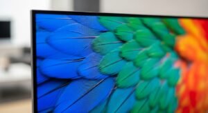 Detalhe de um ecrã de televisão 4K exibindo cores vibrantes e texturas detalhadas, simbolizando a qualidade de imagem superior do IPTV.